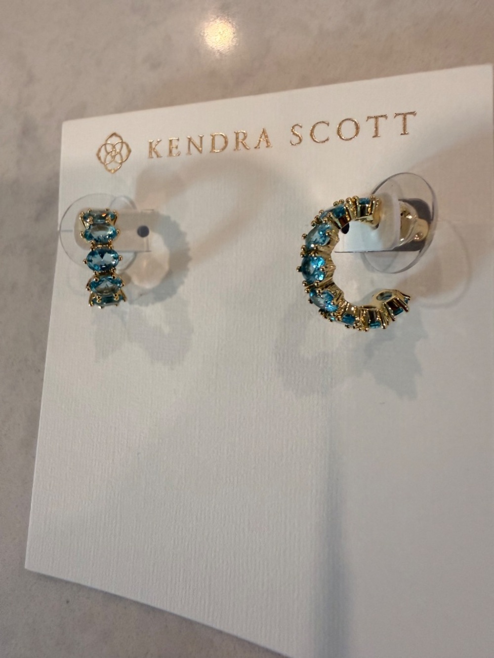 Kendra Scott Cailin Gold March Huggie Earrings Aqua Crystal NWT $70 - Picture 4 of 4